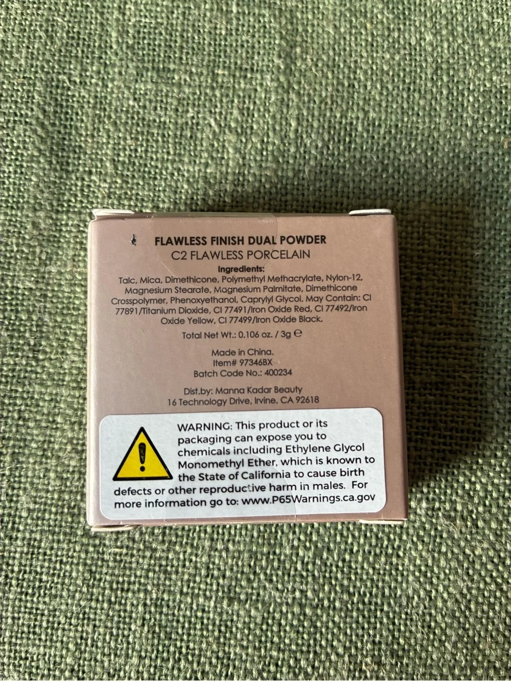 Manna Kadar Flawless Finish Dual Powder – C2 Flawless Porcelain
